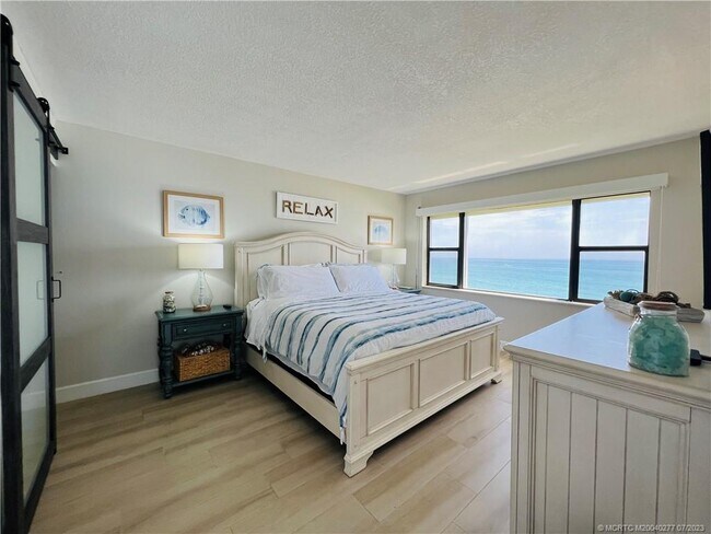 Foto del edificio - 9400 S Ocean Dr