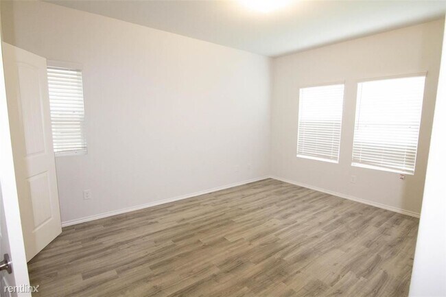 Foto del edificio - 4 br, 2.5 bath House - 18610 Queesborough ...
