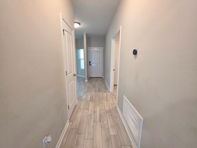 Foto del edificio - 2948 N 24th Ave