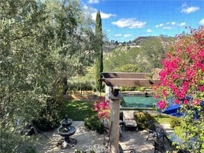 Building Photo - 1 Espalier Dr