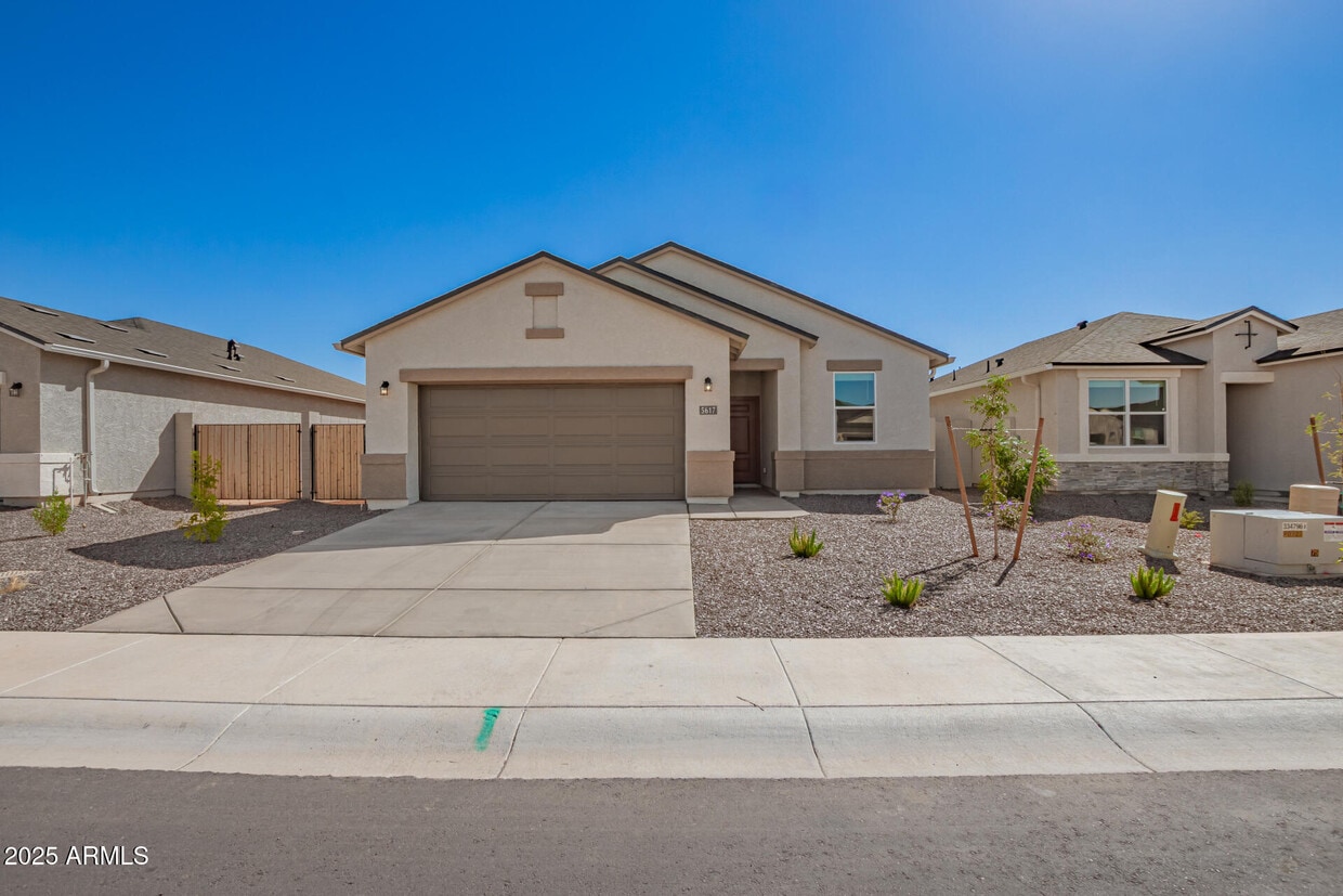 Foto principal - 5617 E Axle Ave