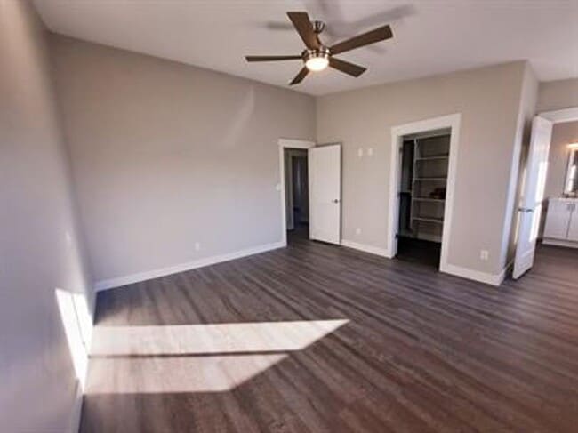 Photo - 3 bedroom, 2 1/2 bath, 1 car townhome $1750.00