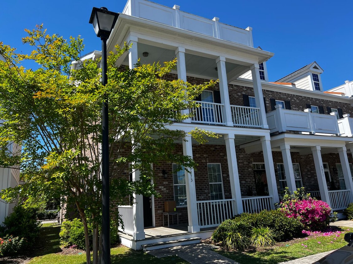 Foto principal - Beautiful Townhome in Central Myrtle Beach!