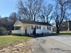 Building Photo - 2039 W Jefferson Pike