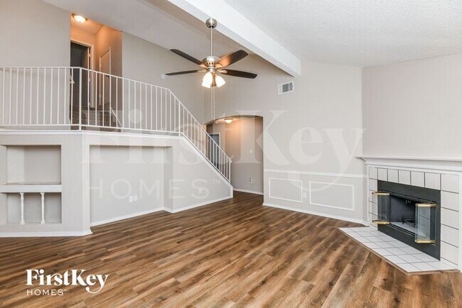 Foto del edificio - 609 Hollyberry Dr