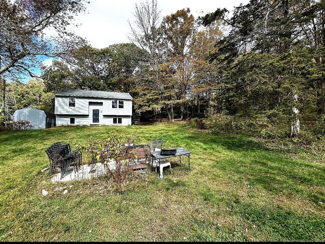 Foto del edificio - 8 Neff Rd