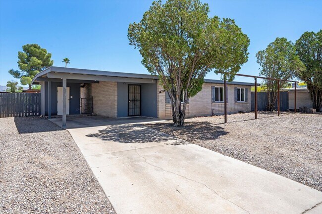 Foto del edificio - Eastside Spacious home