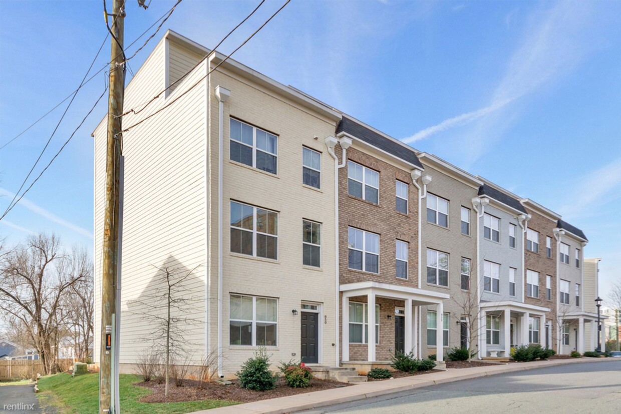 Primary Photo - 3 br, 2.5 bath House - 850 Estes Street