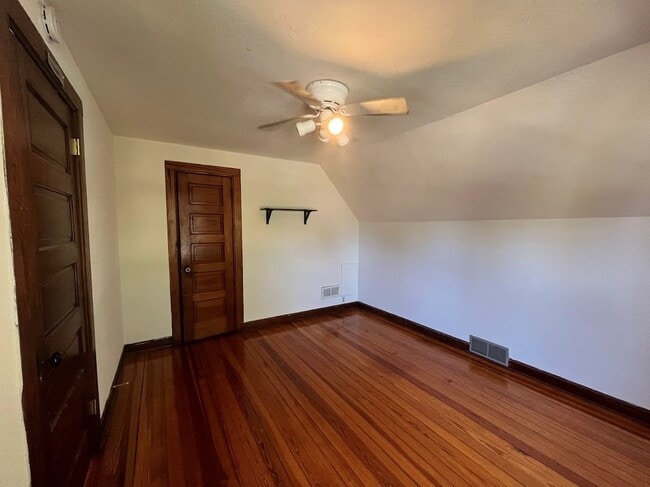 Building Photo - 1119 Emerald St