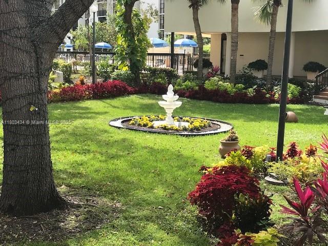Foto del edificio - 16919 N Bay Rd
