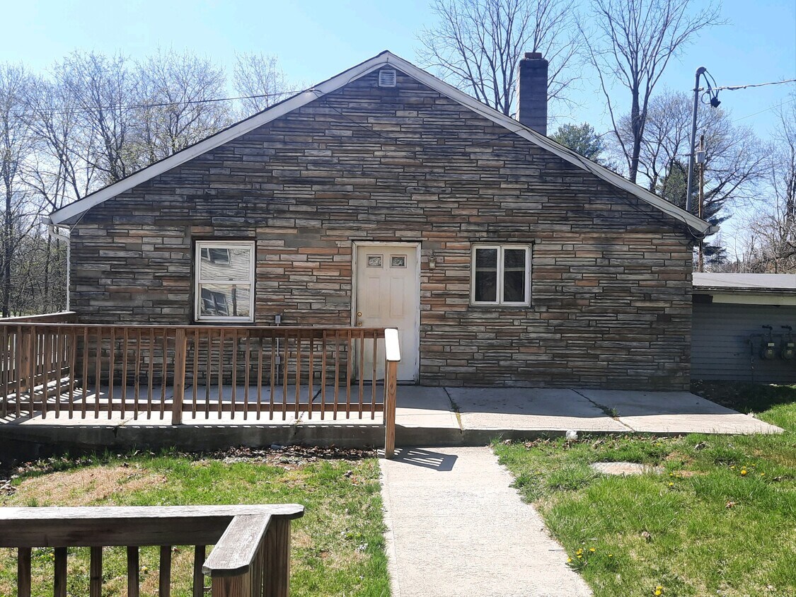 13951399 US44 Unit 1, Pleasant Valley, NY 12569 Apartments in