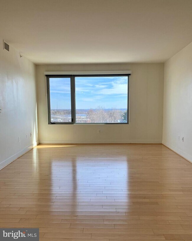 Building Photo - 4101 Albemarle St NW
