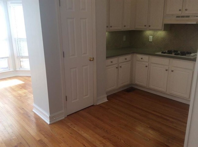 Foto del edificio - 2462 Vivian Cir