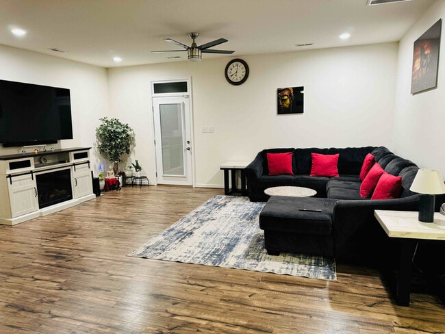 Building Photo - 4002 Carrie Ml Xing