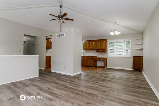 Building Photo - 6808 NW Victor Dr