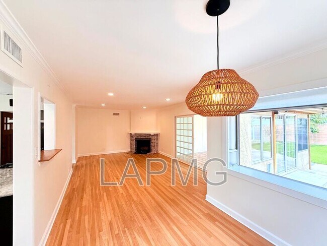 Foto del edificio - 16457 Gledhill St