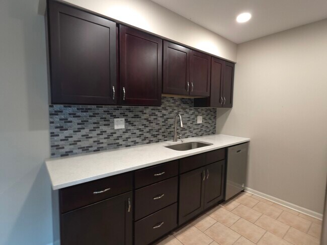 Building Photo - 1667 Kiowa Cir