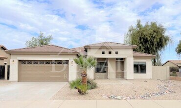 Building Photo - 21192 E Saddle Way