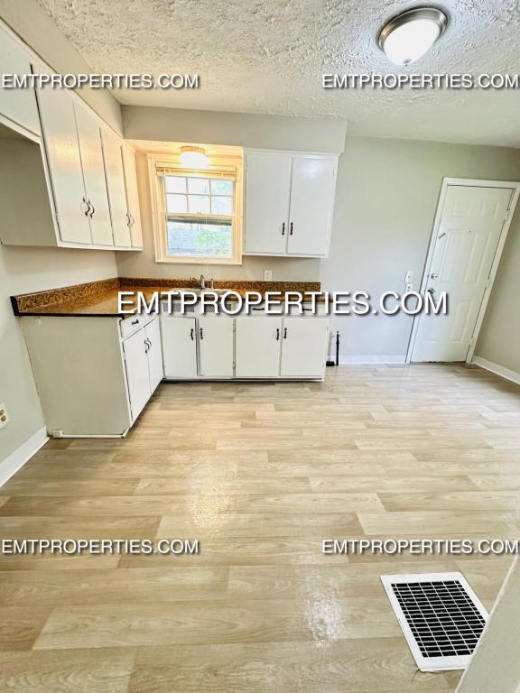 Building Photo - 2373 E 37th St