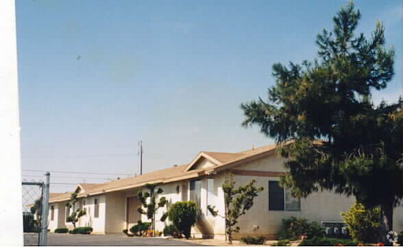 Building Photo - Tokage Manor