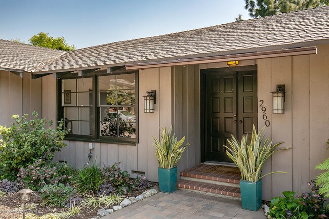 Building Photo - 2960 San Pasqual St