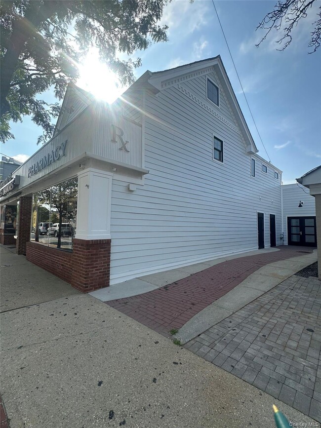 Building Photo - 68 W Main St