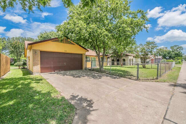 Garage - 3026 Burning Tree Ln