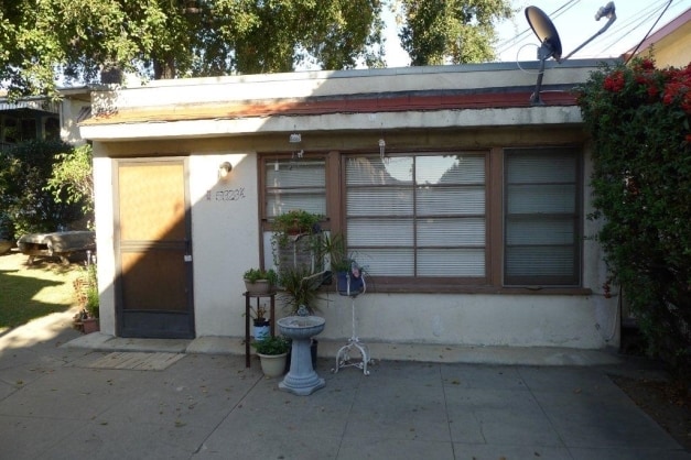 Building Photo - 5928-5932 Camellia Ave