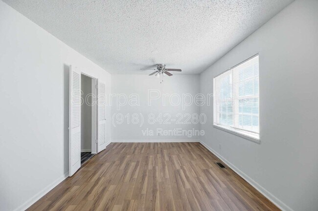 Foto del edificio - 313 E Woodrow Pl
