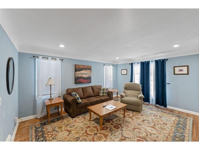 Building Photo - 4042 Lake Rd Ave