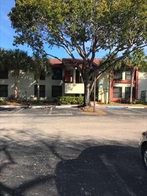 Foto del edificio - 206 Lake Pointe Dr
