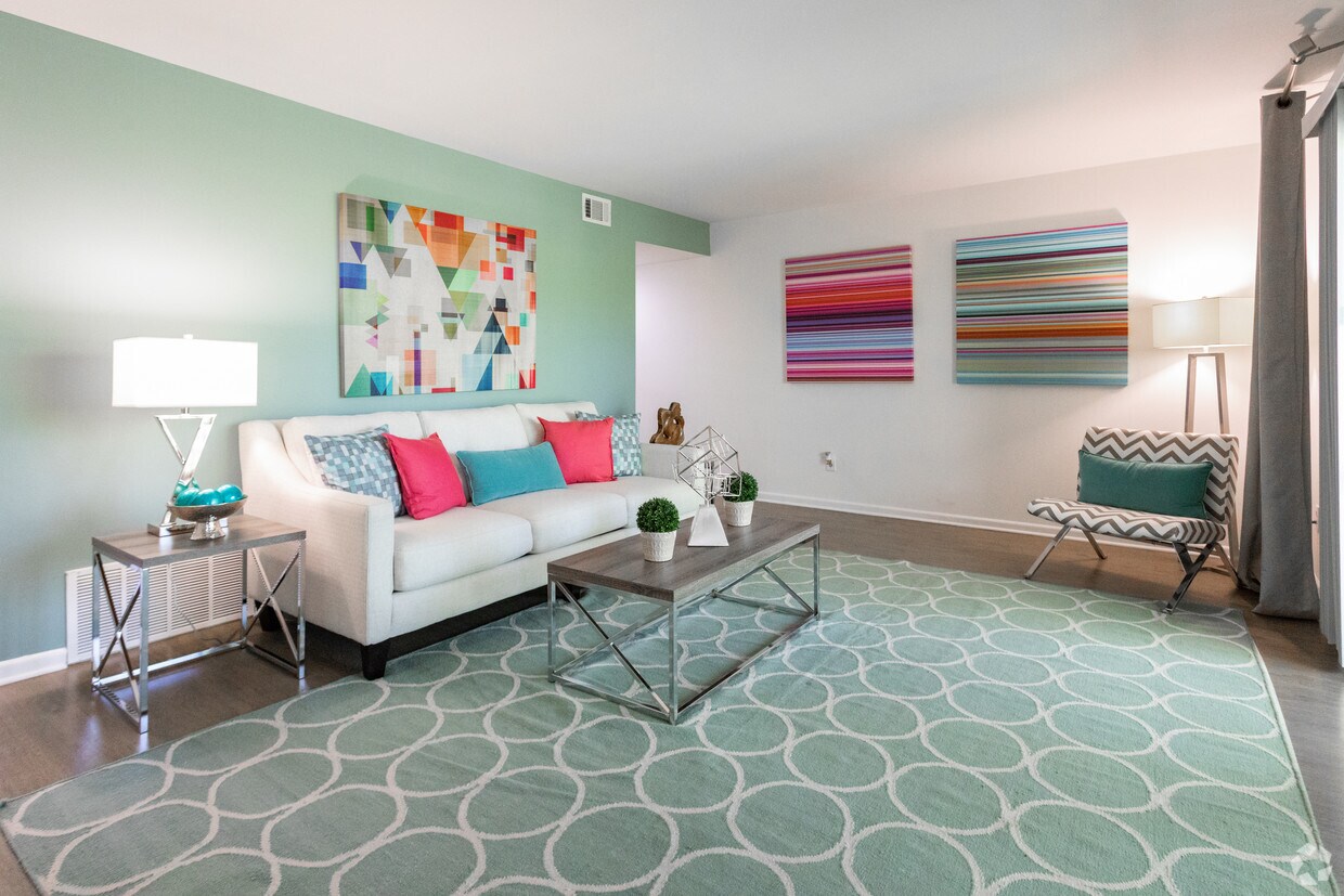 Foto principal - Steeplechase Apartment Homes