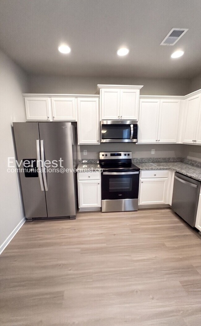Building Photo - 4-Bed/2-Bath Home/Pet Friendly/Available Now!