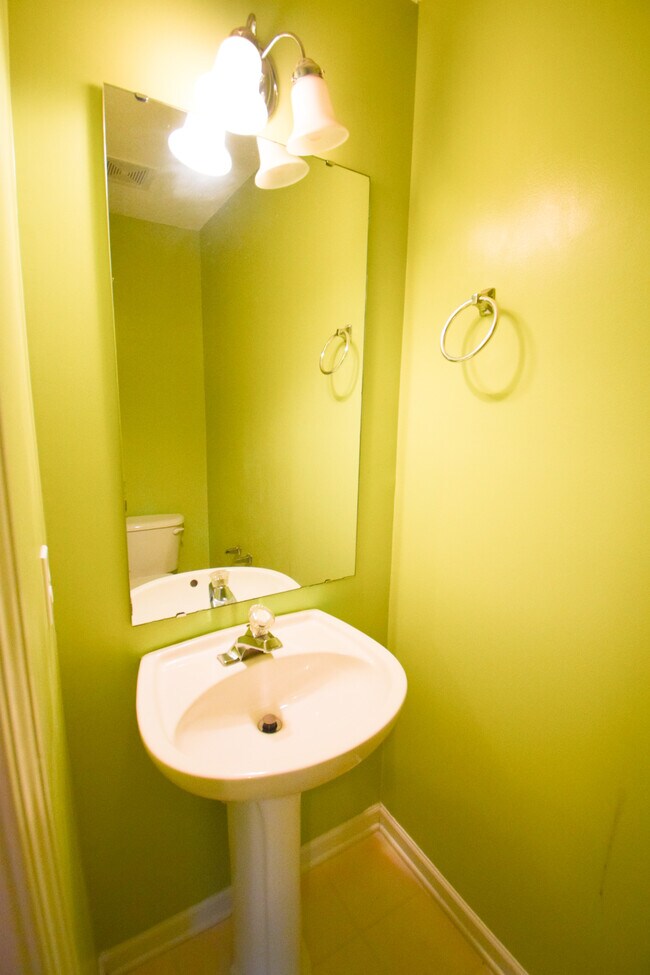 Foto del edificio - 104 Summit Ridge Cir