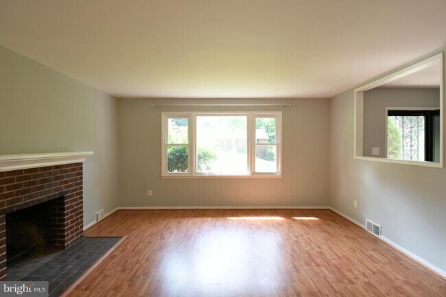 Building Photo - 6008 Loretto St