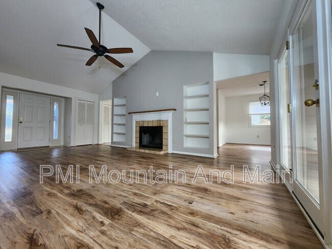 Building Photo - 21 Cedarcliff Cir