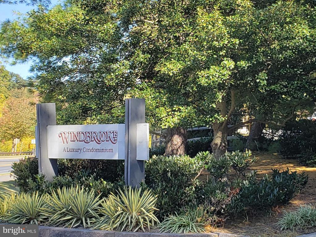 Foto del edificio - 58 Windbrooke Cir