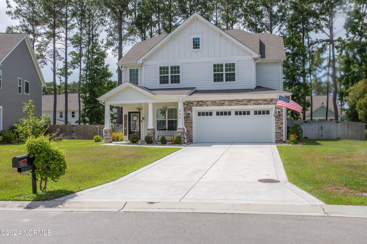 Primary Photo - 509 W Red Head Cir