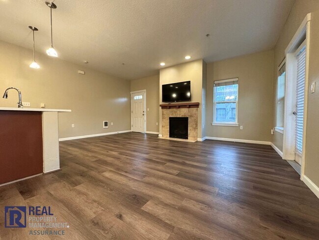Foto del edificio - 10651 NE Red Wing Way