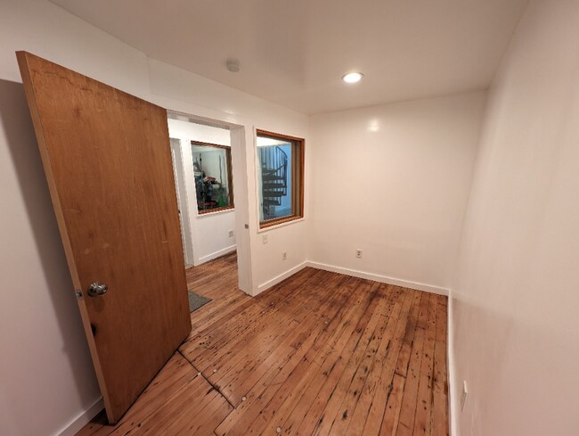 Foto del edificio - 5407 Bancroft Ave