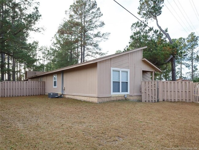 Building Photo - 601 Mosswood Ln