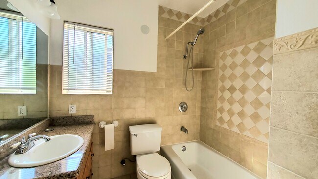 Foto del edificio - 4085 Carlota Blvd