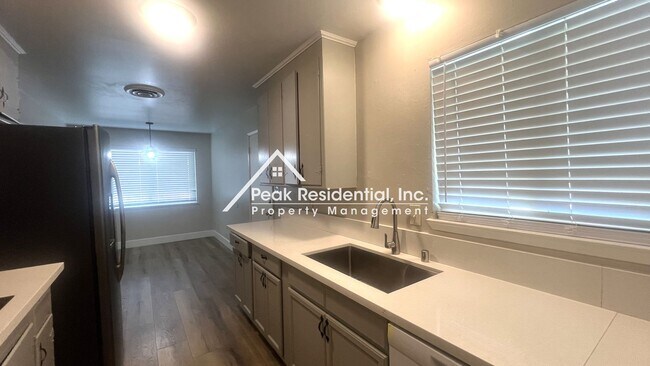 Foto del edificio - Wonderful 3bd/2ba House with Garage near F...
