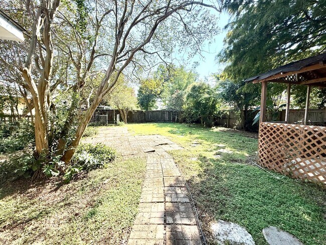 Foto del edificio - Home For Lease