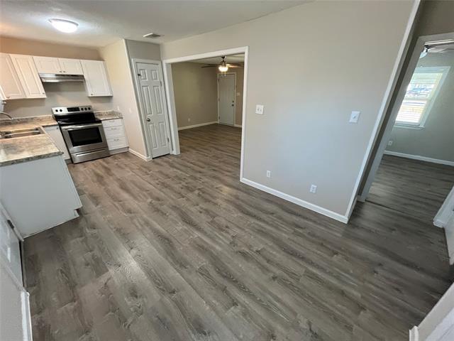 Building Photo - 2100 Camden Dr