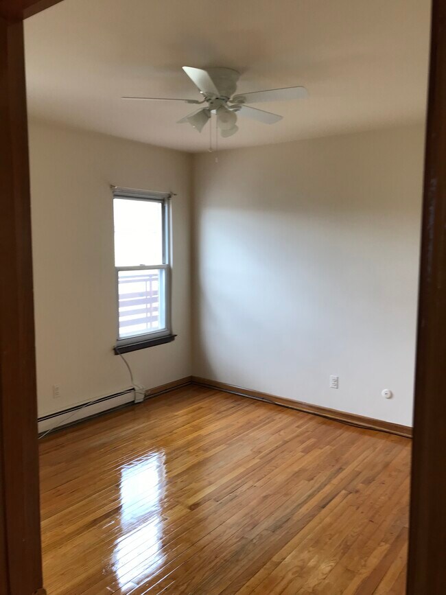 Dormitorio - 222 Semel Ave