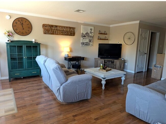 Building Photo - 1800 Twisted Oak Dr