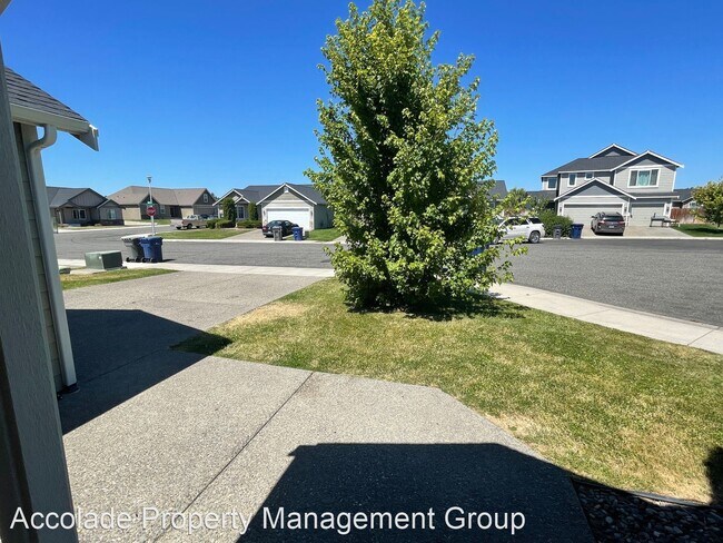 Building Photo - 4 br, 2 bath House - 208 West Hailey Court