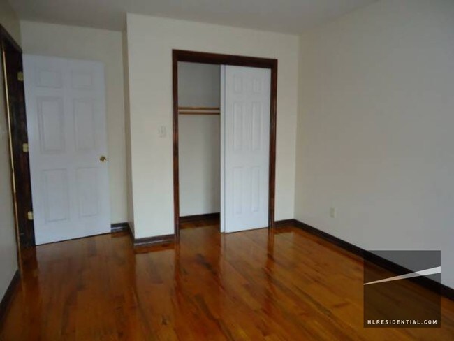 Building Photo - 397 E 34th St