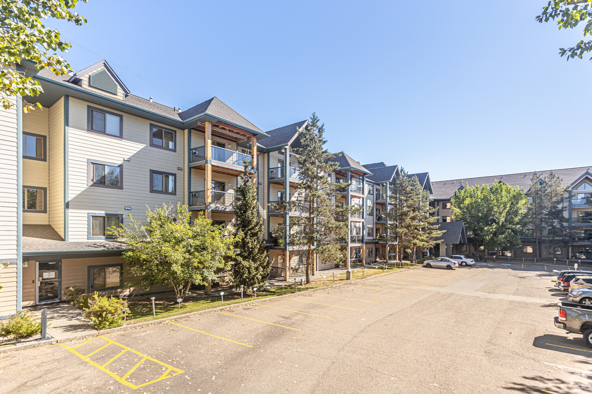 Whitemud Oaks Grande